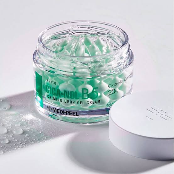 MEDIPEEL Phyto Cica-Nol B5 Calming Drop detalle textura gel verde calmante